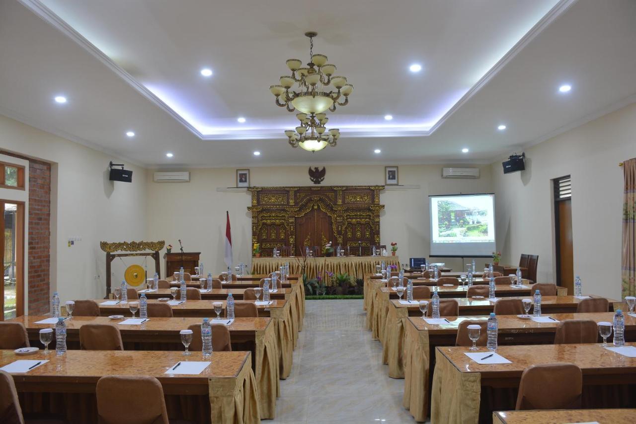 Taman Teratai Hotel Puncak Exterior photo